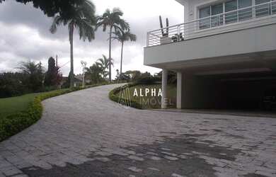 Imagem: A casa em condomínio possui 4 Dormitórios, 5 Banheiros, 5