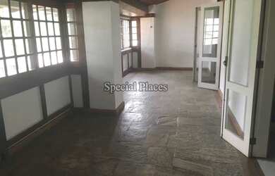 Imagem: A casa em condomínio possui 5 Dormitórios, 5 Banheiros, 4