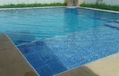 Imagem: A casa possui 4 Dormitórios, 3 Banheiros, 2 Vagas na garagem