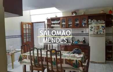 Imagem: A casa possui 3 Dormitórios, 4 Banheiros, 1 Vaga na garagem