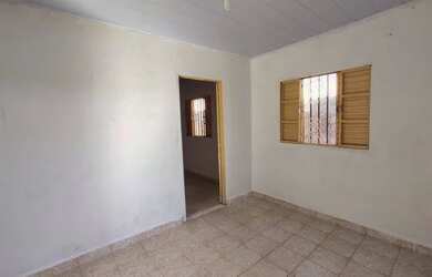 Imagem: A casa possui 2 Dormitórios, 1 Banheiro, 75m² de Área e