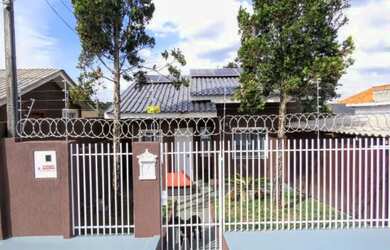 Imagem: A casa possui 2 Dormitórios, 1 Banheiro, 1 Vaga na garagem