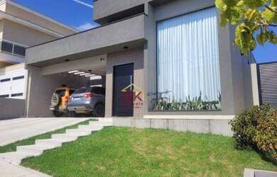 Imagem: A casa em condomínio possui 3 Dormitórios, 3 Banheiros, 4