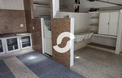 Imagem: A casa possui 2 Dormitórios, 2 Banheiros, 5 Vagas na garagem