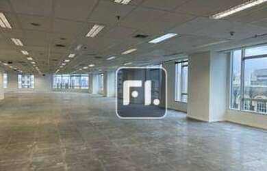 Imagem: O depósito possui 5 Vagas na garagem e 1832m² de Área e está