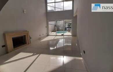 Imagem: A casa em condomínio possui 3 Dormitórios, 4 Banheiros, 4