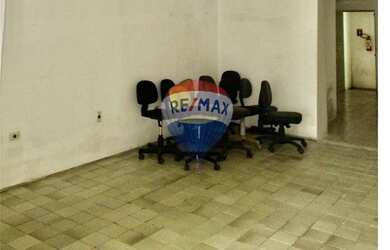 Imagem: A casa possui 5 Dormitórios, 3 Banheiros, 5 Vagas na garagem