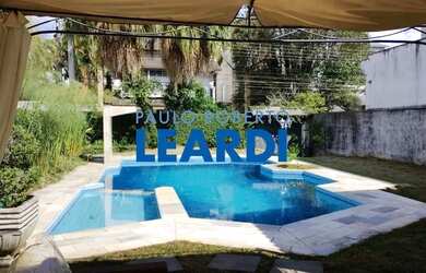 Imagem: A casa em condomínio possui 3 Dormitórios, 5 Banheiros, 2