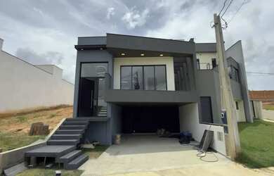 Imagem: A casa em condomínio possui 3 Dormitórios, 5 Banheiros, 4