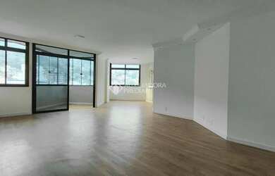 Imagem: O apartamento possui 3 Dormitórios, 5 Banheiros, 2 Vagas na