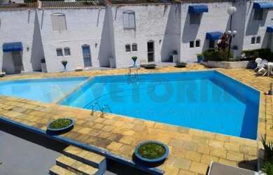 Imagem: A casa em condomínio possui 3 Dormitórios, 2 Banheiros, 90m²