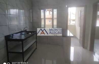 Imagem: A casa possui 2 Dormitórios, 1 Banheiro, 1 Vaga na garagem