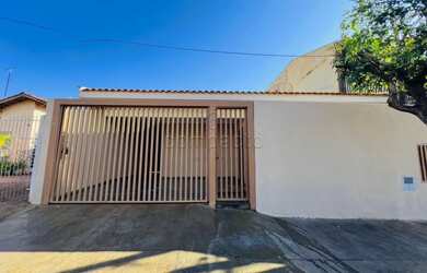 Imagem 1: Casa para locação e venda com 3 Quartos e Churrasqueira - Conjunto Habitacional São Deocle