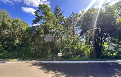 Imagem: O terreno possui 780m² de Área e está localizado em Gramado