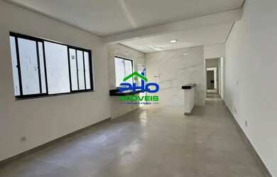 Imagem: A casa possui 3 Dormitórios, 2 Banheiros, 2 Vagas na garagem