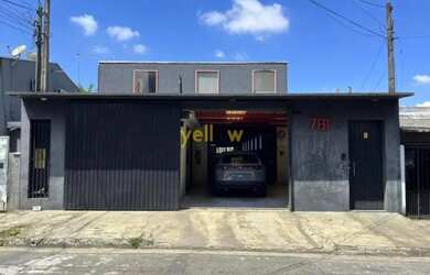 Imagem: O depósito possui 4 Vagas na garagem, 640m² de Área e está