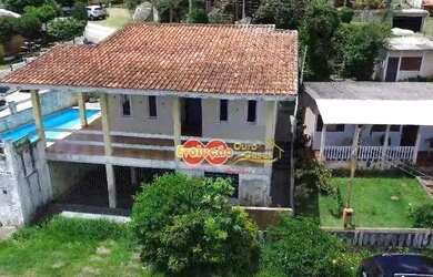 Imagem: A casa em condomínio possui 4 Dormitórios, 2 Banheiros e 230m²