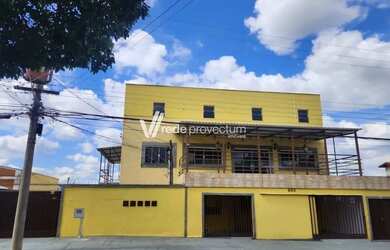 Imagem: A casa possui 5 Dormitórios, 3 Banheiros, 4 Vagas na garagem