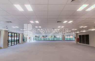 Imagem: O depósito possui 682m² de Área e está localizado em Vila