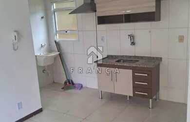 Imagem: O apartamento possui 2 Dormitórios, 1 Banheiro, 1 Vaga na garagem