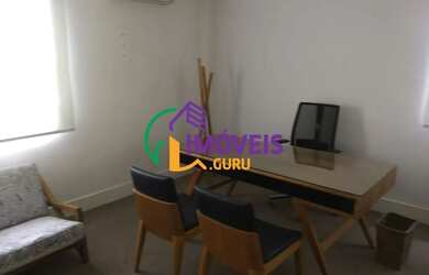 Imagem: O depósito possui 5 Vagas na garagem, 220m² de Área e está