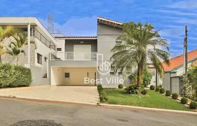 Imagem: A casa em condomínio possui 4 Dormitórios, 5 Banheiros, 4