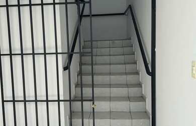 Imagem: A kitnet possui 1 Dormitório e 1 Banheiro e está localizado