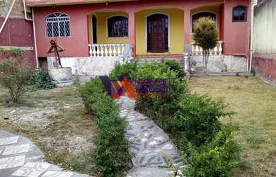 Imagem: A casa possui 3 Dormitórios, 2 Banheiros, 3 Vagas na garagem