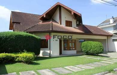 Imagem: A casa em condomínio possui 4 Dormitórios, 5 Banheiros, 4