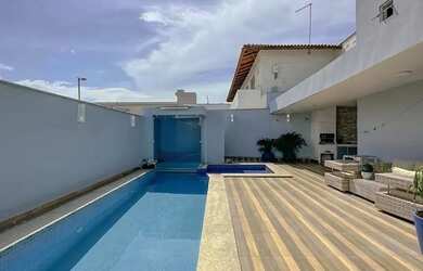 Imagem: A casa em condomínio possui 5 Dormitórios, 5 Banheiros, 3