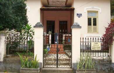 Imagem: A casa possui 2 Dormitórios e está localizado em Paquetá