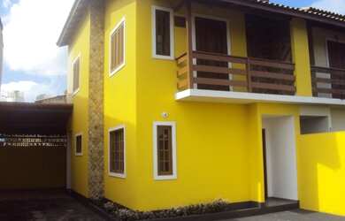 Imagem: A casa possui 2 Dormitórios, 2 Banheiros, 3 Vagas na garagem