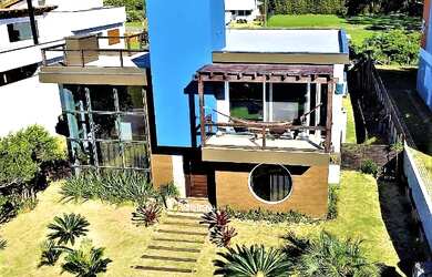 Imagem: A casa em condomínio possui 3 Dormitórios, 2 Banheiros, 2