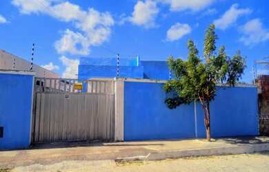 Imagem: A casa possui 2 Dormitórios, 1 Banheiro e está localizado