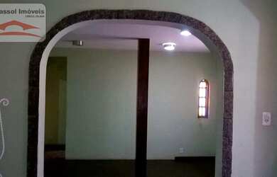 Imagem: A casa possui 2 Dormitórios, 1 Banheiro, 1 Vaga na garagem