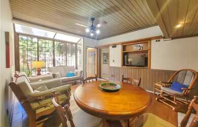 Imagem: O apartamento possui 3 Dormitórios, 2 Banheiros, 2 Vagas na