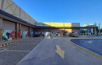 Imagem: O depósito possui 5 Vagas na garagem, 47m² de Área e está