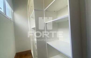 Imagem: A casa em condomínio possui 3 Dormitórios, 5 Banheiros, 5