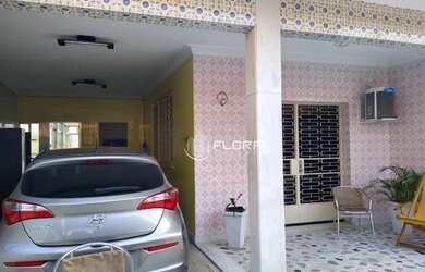 Imagem: A casa possui 4 Dormitórios, 5 Banheiros, 3 Vagas na garagem