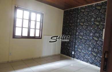 Imagem: A casa possui 2 Dormitórios, 2 Banheiros, 2 Vagas na garagem