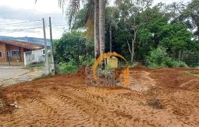 Imagem: O terreno possui 1.921m² de Área e está localizado em Centro