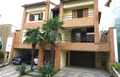 Imagem: A casa em condomínio possui 3 Dormitórios, 5 Banheiros, 4