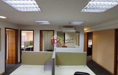 Imagem: O depósito possui 5 Vagas na garagem, 277m² de Área e está