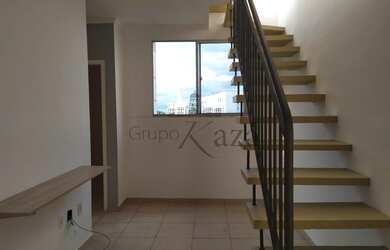 Imagem: O apartamento possui 3 Dormitórios, 1 Banheiro, 1 Vaga na garagem