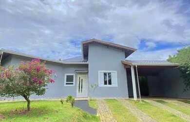 Imagem: A casa em condomínio possui 3 Dormitórios, 3 Banheiros, 4