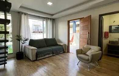 Imagem: A casa possui 2 Dormitórios, 1 Banheiro, 3 Vagas na garagem