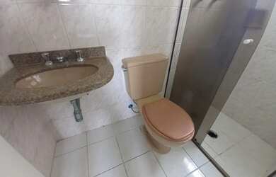 Imagem: O apartamento e possui 3 Dormitórios, Suítes, 1 Banheiro