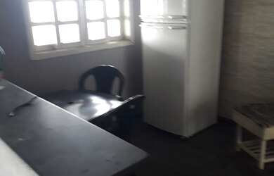 Imagem: A casa possui 1 Dormitório, 1 Banheiro, 1 Vaga na garagem