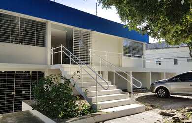 Imagem: A casa possui 5 Dormitórios, 3 Banheiros, 5 Vagas na garagem