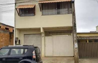 Imagem: A casa possui 5 Dormitórios, 5 Banheiros, 2 Vagas na garagem